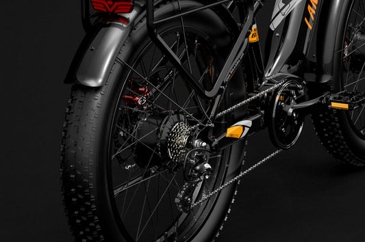 Lankeleisi MG800MAX vélo électrique tout-terrain équipé de 7 vitesses Shimano pour une expérience de conduite optimale