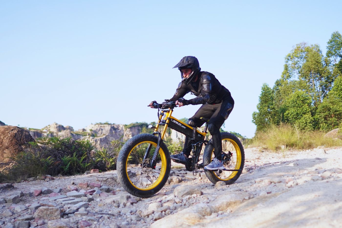 Vélo électrique LANKELEISI XT750PLUS pour parcours de cross-country en montagne